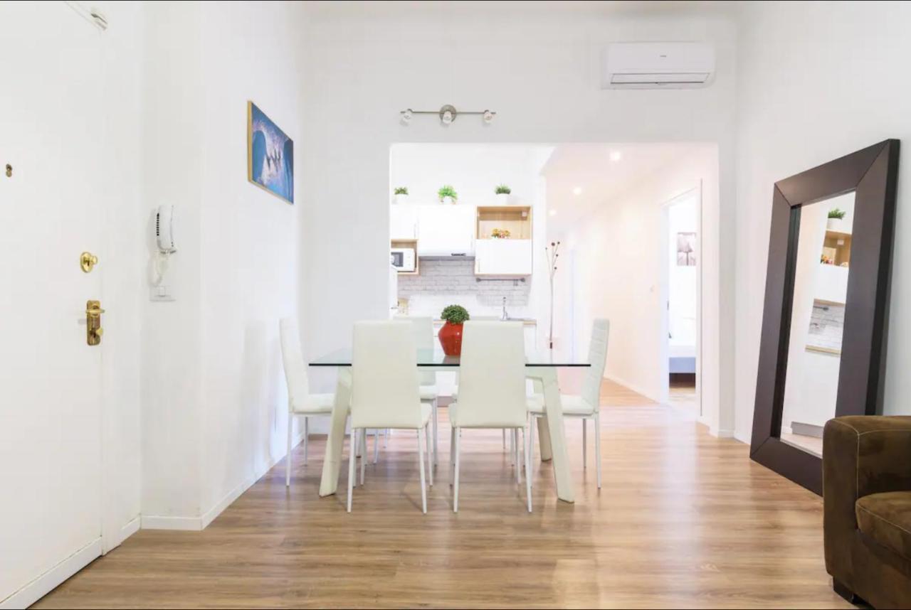 Luxury 4 Bedrooms Apartments Close To Duomo Милано Екстериор снимка