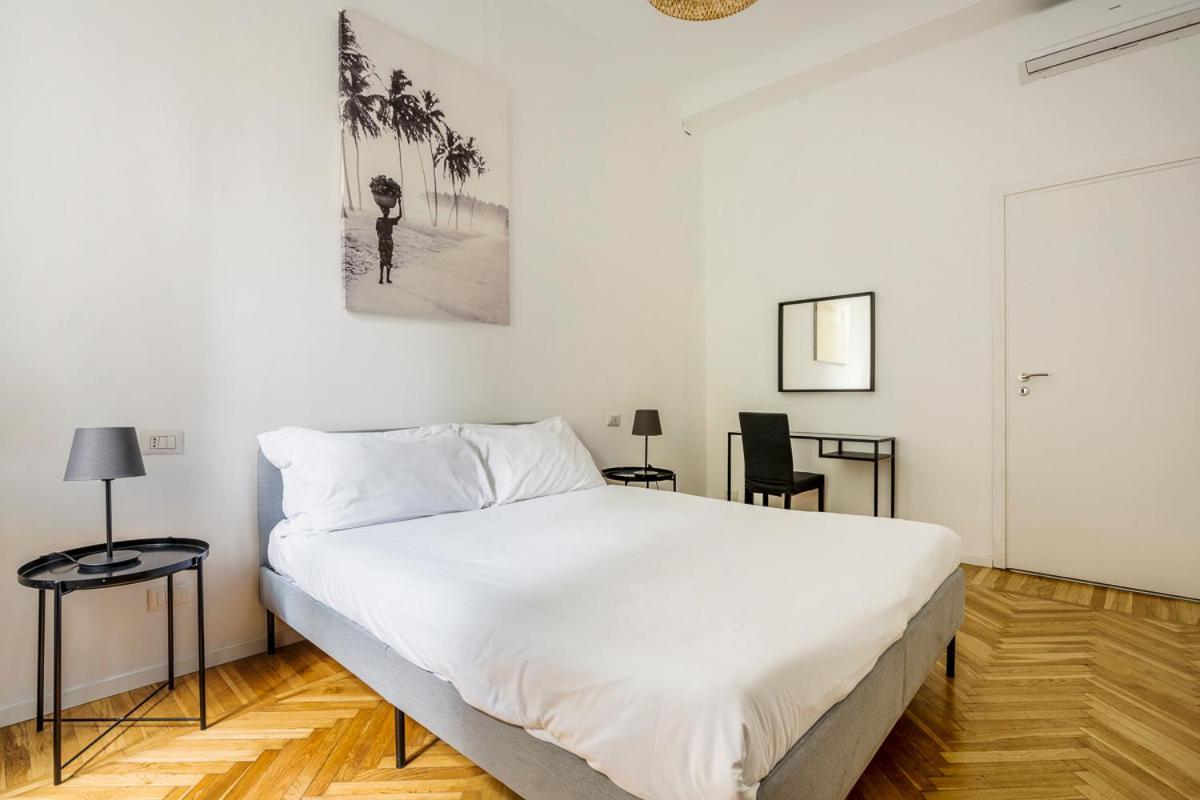 Luxury 4 Bedrooms Apartments Close To Duomo Милано Екстериор снимка